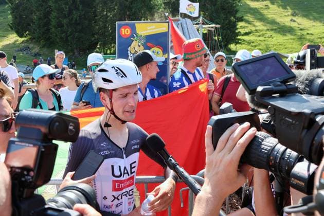 22.06.2025 Tour de Suisse 2025 Einzelzeitfahren Beckenried - Stockhuette. Bild : Joao Almeida (POR) Team UAE Emirates Sieger der Tour de Suisse Aktion Einzelbild