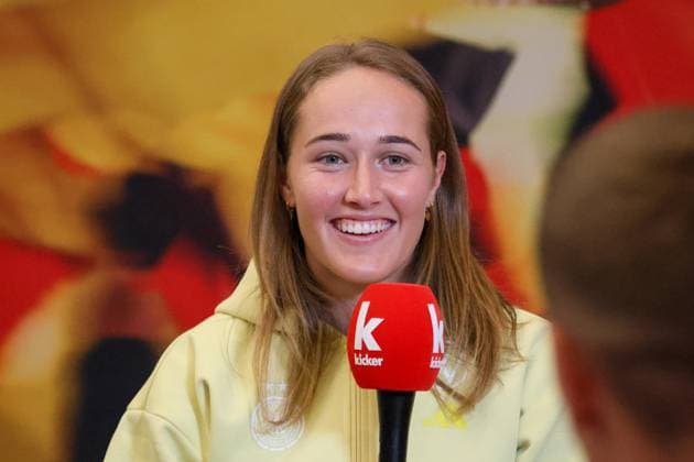 Herzogenaurach, Deutschland 22. Juni 2025: DFB - Fußball-Frauen-Nationalmannschaft - EM-Trainingslager I - Media Day Im Bild: Sydney Lohmann (Deutschland) beim Interview vom Media Day in Herzogenaurach Adidas World of Sports Bayern Copyright: xFotostandx xFantinix