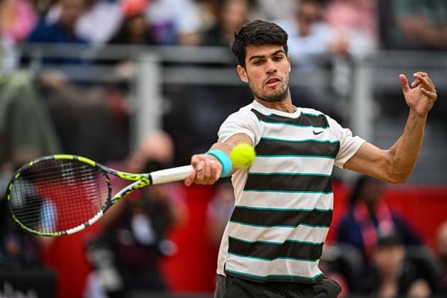 22nd June 2025; HSBC Championships, Queens Club, West Kensington, London, England: HSBC Mens Championships Queens Club, Day 7; Carlos Alcaraz (ESP) hits a forehand in the final against Jiri Lehecka (CZE)  ActionPlus12804268 GodfreyxPitt