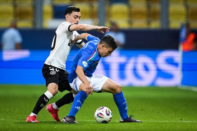 DUNAJSKA STREDA - (l-r) Paul Nebel of Germany U21, U 21 Mattia Zanotti of Italy U21 at the DAC Arena during the under-21 European Championship, EM, Europameisterschaft quarterfinal duel between Germany and Italy. ANP Hollandse Hoogte SOC 2025 xVIxANPxSportx xGerritxvanxKeulenxIVx 530319649 originalFilename: 530319649.jpg