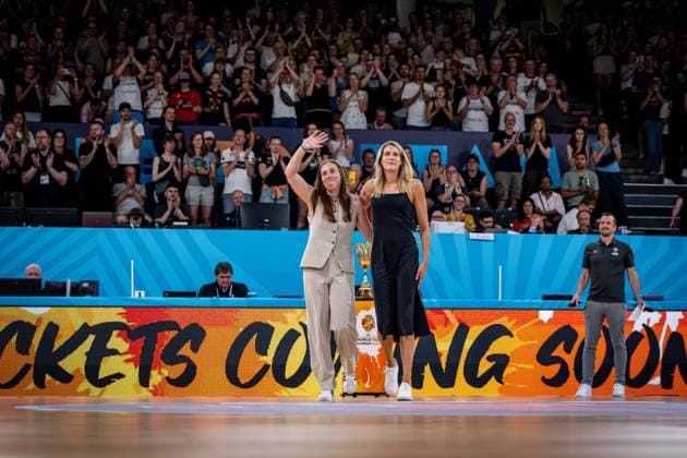 Basketball Hamburg 20.06.2025 FIBA Women™s Eurobasket 2025 Vorrunde Gruppe D Grossbritanien (GBR) - Deutschland (GER) Verabschiedung 3Ã—3-Olympiasiegerinnen Svenja Brunckhorst und Sonja Greinacher