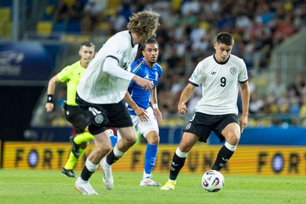 UEFA U21, U 21 Europameisterschaft, Viertelfinale: Deutschland - Italien; 22.06.2025 Nicolo Tresoldi (Deutschland, 9), Nick Woltemade (Deutschland, 10) bei der UEFA U21-Europameisterschaft im Viertelfinalspiel Deutschland - Italien, am 22.06.2025, DAC Arena, Dunajska Streda, Slowakei Copyright: xBEAUTIFULxSPORTS Meuselx