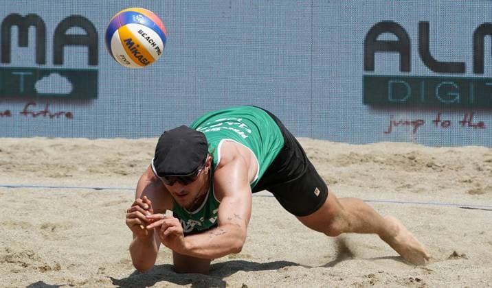 Volleyball World Beach Tour Futures Messina Mollgaard and Houmann (DEN) play against Hopt and Pfretzschner (GER) in the final for third place in the men s tournament at the Volleyball World Beach Pro Tour Futures in Messina, Italy, on June 22, 2025. Messina Italy  Copyright: xGabrielexMaricchiolox originalFilename:maricchiolo-volleyba250622_np3Xr.jpg