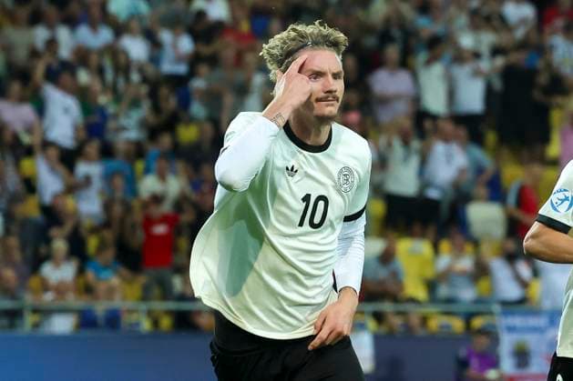 Nick Woltemade (Germany) bejubelt seinen Treffer zum 1:1, UEFA European Under-21 Championship 2025 Quarter-Final, Germany v Italy, MOL Arà na am 22. June 2025 in Dunajska Streda, Slowakei. (Foto von Marco Steinbrenner DeFodi Images) Nick Woltemade (Germany) celebrates after scoring his teams first goal, UEFA European Under-21 Championship 2025 Quarter-Final, Germany v Italy, MOL Arà na, June 22, 2025 in Dunajska Streda, Slovakia. (Photo by Marco Steinbrenner DeFodi Images)