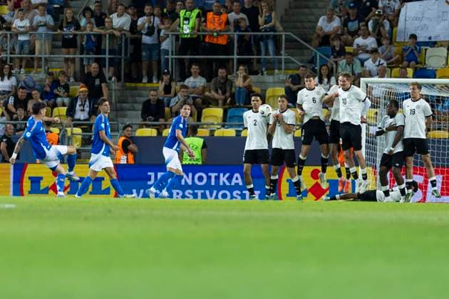 UEFA U21, U 21 Europameisterschaft, Viertelfinale: Deutschland - Italien; 22.06.2025 Giuseppe Ambrosino (Italien, 9) erzielt das Tor zum 2:2 bei der UEFA U21-Europameisterschaft im Viertelfinalspiel Deutschland - Italien, am 22.06.2025, DAC Arena, Dunajska Streda, Slowakei Copyright: xBEAUTIFULxSPORTS Meuselx