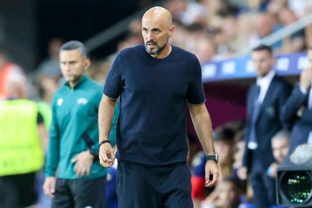 Bundestrainer Antonio Di Salvo (Germany) schaut, UEFA European Under-21 Championship 2025 Quarter-Final, Germany v Italy, MOL Arà na am 22. June 2025 in Dunajska Streda, Slowakei. (Foto von Marco Steinbrenner DeFodi Images) Bundestrainer Antonio Di Salvo (Germany) looks on, UEFA European Under-21 Championship 2025 Quarter-Final, Germany v Italy, MOL Arà na, June 22, 2025 in Dunajska Streda, Slovakia. (Photo by Marco Steinbrenner DeFodi Images)
