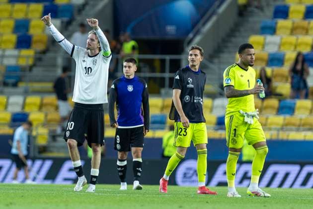 UEFA U21, U 21 Europameisterschaft, Viertelfinale: Deutschland - Italien; 22.06.2025 Nick Woltemade (Deutschland, 10), Nicolo Tresoldi (Deutschland, 9), Nahuel Noll (Deutschland, 23), Noah Atubolu (Deutschland, 1) bei der UEFA U21-Europameisterschaft im Viertelfinalspiel Deutschland - Italien, am 22.06.2025, DAC Arena, Dunajska Streda, Slowakei Copyright: xBEAUTIFULxSPORTS Meuselx