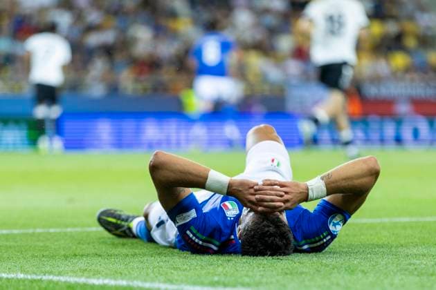 UEFA U21, U 21 Europameisterschaft, Viertelfinale: Deutschland - Italien; 22.06.2025 Diego Coppola (Italien, 15) verzweifelt am Boden bei der UEFA U21-Europameisterschaft im Viertelfinalspiel Deutschland - Italien, am 22.06.2025, DAC Arena, Dunajska Streda, Slowakei Copyright: xBEAUTIFULxSPORTS Meuselx
