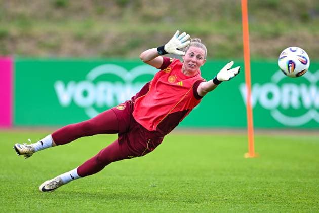 Rafaela Borggräfe (Deustchland) am Ball, GER, Fussball Frauen Nationalmannschaft, Oeffentliches Training Deutschland, Vorbereitung auf die UEFA Women s EURO 2025 in der Schweiz, Herzogenaurach, 23.06.2025. GER, Fussball Frauen Nationalmannschaft, Oeffentliches Training Deutschland, Vorbereitung auf die UEFA Women s EURO 2025 in der Schweiz, Herzogenaurach Copyright: xEibner-Pressefoto FlorianxWiegandx EP_FWD
