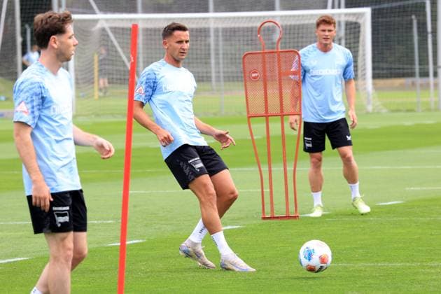 DEU, DFL, 2. FBL Hertha BSC, Training, 23.06.2025, Sportforum, Berlin, DEU, DFL, 2. FBL Hertha BSC, Training, im Bild Paul Seguin (Hertha BSC Berlin 55), Sebastian Groenning (Hertha BSC Berlin 88) DFL - regulations prohibit any use of Photographs as image sequences and or quasi-video