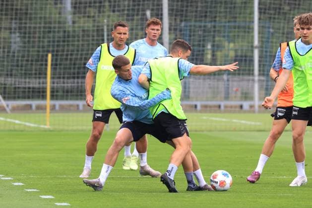 DEU, DFL, 2. FBL Hertha BSC, Training, 23.06.2025, Sportforum, Berlin, DEU, DFL, 2. FBL Hertha BSC, Training, im Bild Michael Cuisance (Hertha BSC Berlin 27), Diego Demme (Hertha BSC Berlin 6), Sebastian Groenning (Hertha BSC Berlin 88), Paul Seguin (Hertha BSC Berlin 55) DFL - regulations prohibit any use of Photographs as image sequences and or quasi-video
