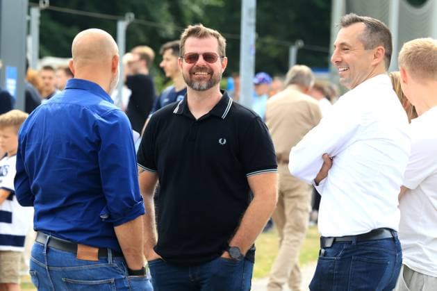 DEU, DFL, 2. FBL Hertha BSC, Training, 23.06.2025, Sportforum, Berlin, DEU, DFL, 2. FBL Hertha BSC, Training, im Bild Praesident Fabian Drescher (Hertha BSC Berlin), Ralf Huschen (Hertha Geschaeftsleitung) DFL - regulations prohibit any use of Photographs as image sequences and or quasi-video
