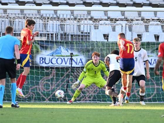 Pablo Garcia marcheaza un gol in poarta lui Konstantin Heide sub privirile lui Andres Cuenca si Maximilian Herwerth in meciul de fotbal dintre Spania U19 si Germania U19, contand pentru Semifinala Campionatul European U19, desfasurat pe Stadionul Arcul de Triumf din Bucuresti, luni 23 unie 2025. Bucuresti *** Pablo Garcia scores a goal in Konstantin Heides goal as Andres Cuenca and Maximilian Herwerth watch on during the soccer match between Spain U19 and Germany U19, counting for the U19 European Championship Semifinal, played at the Arcul de Triumf Stadium in Bucharest, Monday, 23 January 2025 Bucharest Copyright: xRazvanxPasarica SPORTxPICTURESx