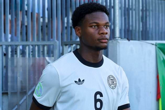 Winners Osawe (Germany) schaut enttaeuscht, UEFA European Under-19 Championship 2025 Semi-Final, Spain v Germany, Stadionul Arcul de Triumf am 23. June 2025 in Bukarest, Rumaenien. (Foto von Marco Steinbrenner DeFodi Images) Winners Osawe (Germany) looks dejected, UEFA European Under-19 Championship 2025 Semi-Final, Spain v Germany, Stadionul Arcul de Triumf, June 23, 2025 in Bucharest, Romania. (Photo by Marco Steinbrenner DeFodi Images)