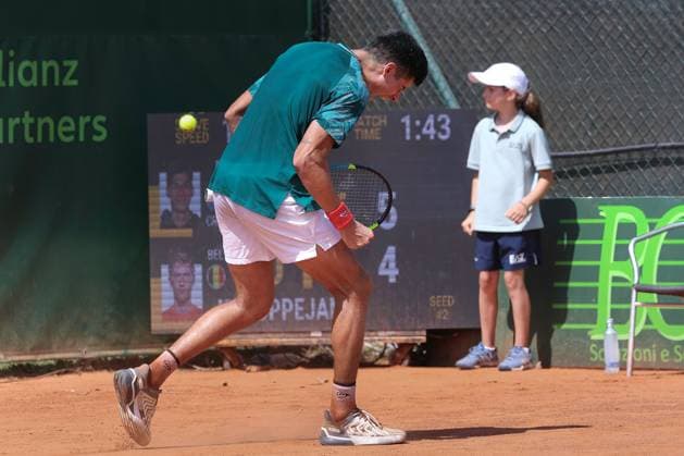 Milan: Luka Mikrut vs Kimmer Coppejans, ATP, Tennis Herren Challenger Tour Milan 2025 Italy, Milan, 2025 06 23: Luka Mikrut celebrates the victory at the end of tennis match between Luka Mikrut (CRO) vs Kimmer Coppejans (BEL), ATP Challenger Tour Milan 2025, 1st Round, Aspria Tennis Club Italy, Milan, 2025 06 23: tennis match between Luka Mikrut (CRO) vs Kimmer Coppejans (BEL), ATP Challenger Tour Milan 2025, 1st Round, Aspria Tennis Club. Milan Italy Copyright: FabrizioxAndreaxBertani