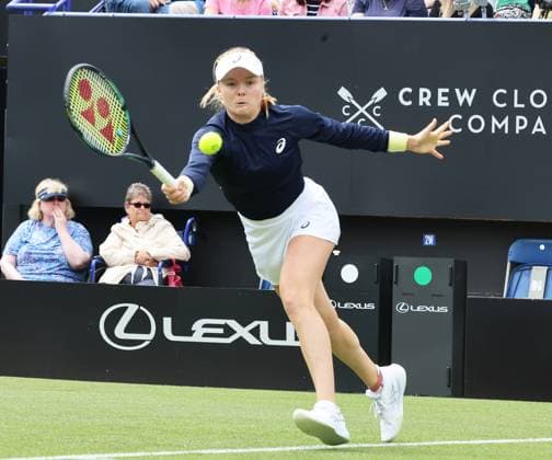 TENNIS - WTA, Tennis Damen Eastbourne Open EASTBOURNE,ENGLAND,24.JUN.25 - TENNIS - WTA Tour, Eastbourne Open. Image shows Harriet Dart (GBR).  GEPAxpictures xAlanxGrieves