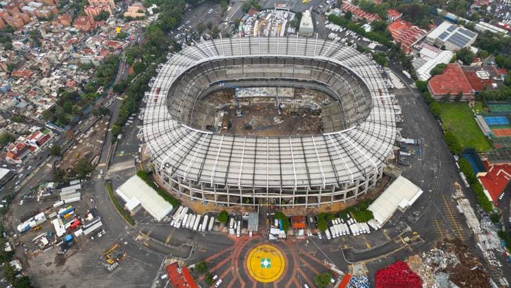 Fußball, Bauarbeiten im Aztekenstadion in Mexiko-Stadt Renovation works of the Azteca Stadium venue for the opening match of the FIFA World Cup, WM, Weltmeisterschaft, Fussball 2026 MEXICO CITY, MEXICO - JUNE 24: An aerial view of the Azteca Stadium during the renovation works ahead of the 2026 FIFA World Cup, in Mexico City, Mexico on June 24, 2025. Mexico City s iconic Azteca Stadium which hosted the 1970 and 1986 World Cup finals is expected to reopen in March next year and it will be the venue for the opening match of the FIFA World Cup 2026. The transformation of the stadium will include a hybrid field, new changing rooms, hospitality zones and new seats, among others. Daniel Cardenas Anadolu Mexico City Mexico. Editorial use only. Please get in touch for any other usage.  Copyright: x2025xAnadoluxDanielxCardenasx