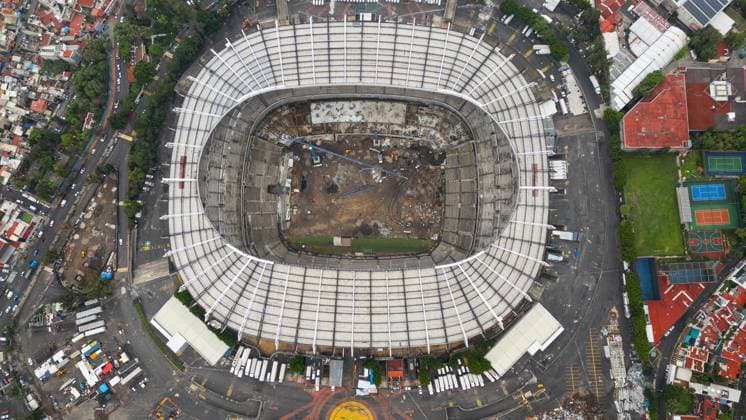 Fußball, Bauarbeiten im Aztekenstadion in Mexiko-Stadt Renovation works of the Azteca Stadium venue for the opening match of the FIFA World Cup, WM, Weltmeisterschaft, Fussball 2026 MEXICO CITY, MEXICO - JUNE 24: An aerial view of the Azteca Stadium during the renovation works ahead of the 2026 FIFA World Cup, in Mexico City, Mexico on June 24, 2025. Mexico City s iconic Azteca Stadium which hosted the 1970 and 1986 World Cup finals is expected to reopen in March next year and it will be the venue for the opening match of the FIFA World Cup 2026. The transformation of the stadium will include a hybrid field, new changing rooms, hospitality zones and new seats, among others. Daniel Cardenas Anadolu Mexico City Mexico. Editorial use only. Please get in touch for any other usage. Copyright: x2025xAnadoluxDanielxCardenasx