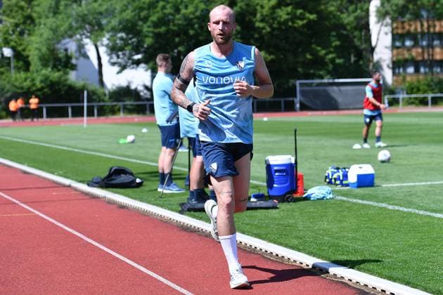 Fußball 2. Bundesliga Trainingsauftakt VfL Bochum am 25.06.2025 auf dem Leichtathletikplatz am Vonovia Ruhrstadion in Bochum Philipp Hofmann ( Bochum ) beim Einzel-Lauftraining