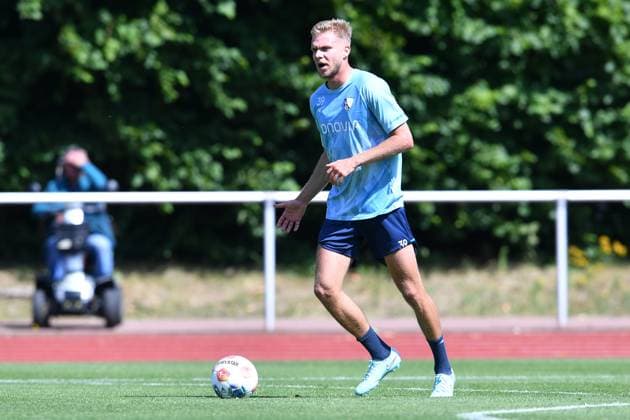 Fußball 2. Bundesliga Trainingsauftakt VfL Bochum am 25.06.2025 auf dem Leichtathletikplatz am Vonovia Ruhrstadion in Bochum Leandro Morgalla ( Bochum )