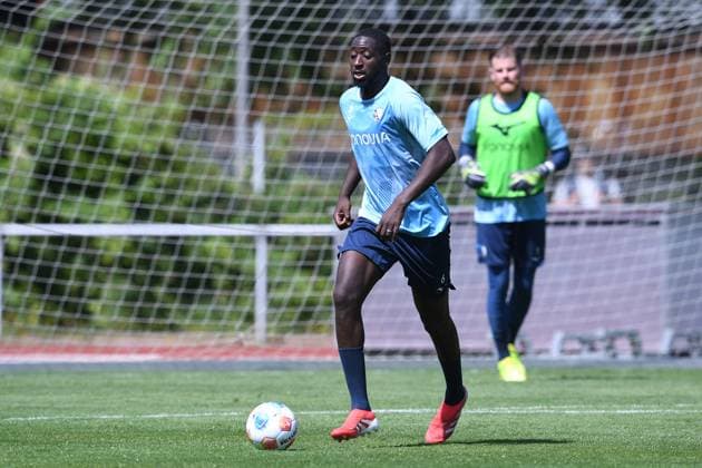 Fußball 2. Bundesliga Trainingsauftakt VfL Bochum am 25.06.2025 auf dem Leichtathletikplatz am Vonovia Ruhrstadion in Bochum Ibrahima Sissoko ( Bochum )