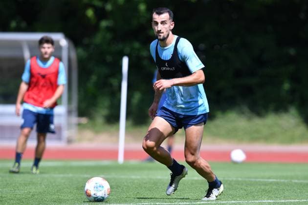 Fußball 2. Bundesliga Trainingsauftakt VfL Bochum am 25.06.2025 auf dem Leichtathletikplatz am Vonovia Ruhrstadion in Bochum Erhan Masovic ( Bochum )