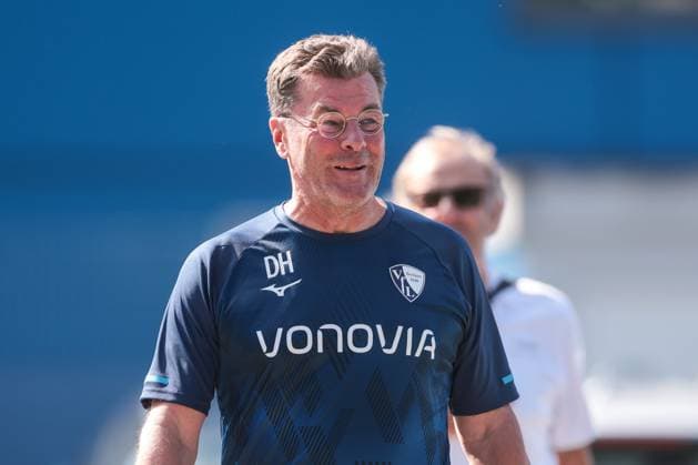 25.06.2025, Trainingsauftakt VfL Bochum 1848, Trainer Dieter Hecking (VfL Bochum 1848) lacht, Bochum Trainingsgelände VfL Bochum 1848 NRW Deutschland xRHR-FOTO DEx