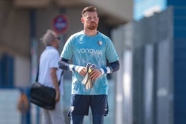 25.06.2025, Trainingsauftakt VfL Bochum 1848, Torwart Timo Horn (VfL Bochum 1848) kommt zum Training, Bochum Trainingsgelände VfL Bochum 1848 NRW Deutschland xRHR-FOTO DEx