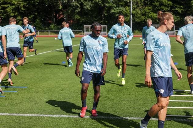 25.06.2025, Trainingsauftakt VfL Bochum 1848, v. l. Darnell Keumo (VfL Bochum 1848), Francis Onyeka (VfL Bochum 1848), Colin Kleine-Bekel (VfL Bochum 1848), Bochum Trainingsgelände VfL Bochum 1848 NRW Deutschland xRHR-FOTO DEx