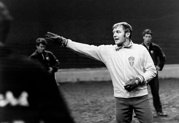 690118 Fotboll, Sverige, Träning, Inomhus: Orvar Bergmark, förbundskapten under träningen. Copyright: BILDBYRAN BB690118BB007