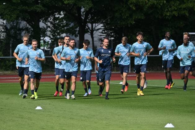 Laufeinheit Athletiktrainer Björn Kadlubowski , mi., mit den Spielern 25.06.2025, Fussball 2. Bundesliga, Saison 2025 2026, Trainingsauftakt VfL Bochum Bochum Nordrhein Westfalen Deutschland