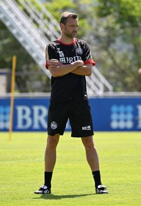 25.06.2025, xjhx, Fussball 3.Liga, SV Wehen Wiesbaden - Trainingsauftakt Saison 2025 26 v.l. Trainer Nils Doering (SV Wehen Wiesbaden) (DFL DFB REGULATIONS PROHIBIT ANY USE OF PHOTOGRAPHS as IMAGE SEQUENCES and or QUASI-VIDEO) Wiesbaden