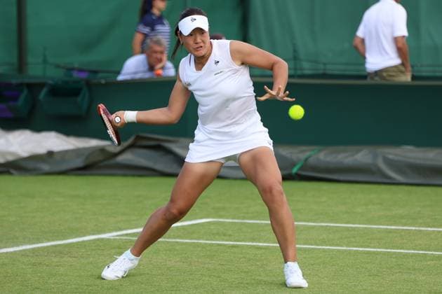 TENIS WIMBLEDON 2025 LONDYN 240625 N Z JAPONKA SAYAKA ISHII W PIERWSZEJ RUNDZIE KWALIFIKACJI MARCIN CHOLEWINSKI NEWSPIX.PL TENNIS WIMBLEDON 2025 LONDON 24062025 SAYAKA ISHII OF JAPAN IN THE FIRST ROUND OF QUALIFICATION NEWSPIX.PL --- newspix.pl 