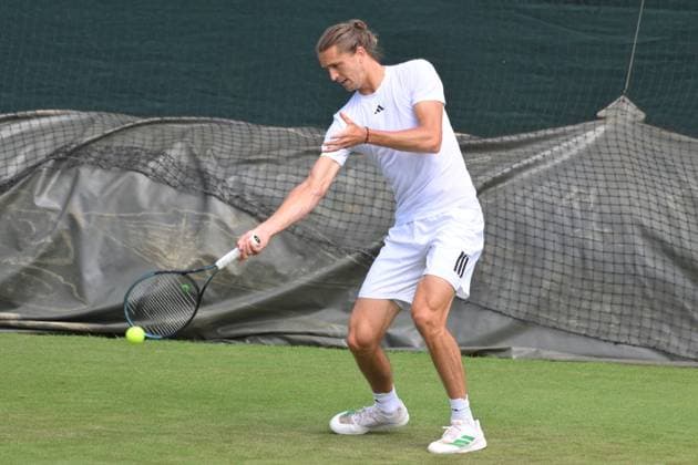 Wimbledon Tennis Championships - Practice Day LONDON, UNITED KINGDOM - JUNE 25: German tennis player Alexander Zeverev practices on the grass courts ahead of the Wimbledon tennis championships held at the All England, All England Lawn Tennis and Croquet Club in London, United Kingdom on June 25, 2025. Ray Tang Anadolu London United Kingdom. Editorial use only. Please get in touch for any other usage.  Copyright: x2025xAnadoluxRayxTangx