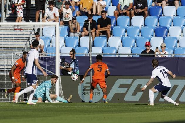 BRATISLAVA , 25-06-2025 , Football stadium Tehelne pole. Narodny football stadium , UEFA U21, U 21 Euro2025 , Half final , England U21 - Netherlands U21. Netherlands U21 goalkeeper Robin Roefs England U21 - Netherlands U21  x29893066x Copyright: