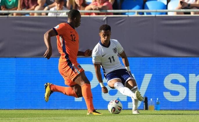 Omari Hutchinson of England Under 21 runs at Neraysho Kasanwirjo of Netherlands U21, U 21 England U21 v Netherlands U21, UEFA U21 Championship, Semi-Final, National Football Stadium, Bratislava, Slovakia - 25 Jun 2025Bratislava National Football Stadium Slovakia  Copyright: xNikolaxKrstic Shutterstockx 15373680aj
