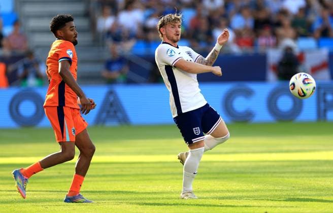 Harvey Elliott of England Under 21 and Ian Maatsen of Netherlands U21, U 21 in action England U21 v Netherlands U21, UEFA U21 Championship, Semi-Final, National Football Stadium, Bratislava, Slovakia - 25 Jun 2025Bratislava National Football Stadium Slovakia  Copyright: xNikolaxKrstic Shutterstockx 15373680ap