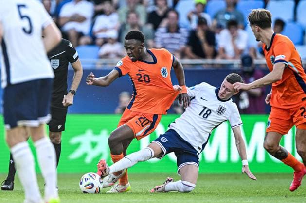 Sport Bilder des Tages BRATISLAVA - (l-r) Antoni Milambo of Holland U21, U 21 Jay Stansfield of England U21 at the National Football Stadium during the under-21 European Championship, EM, Europameisterschaft semifinal between Young England and Young Orange. ANP xVIxANPxSportx xxANPxIVx 530484892 originalFilename: 530484892.jpg