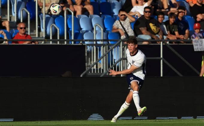 Charlie Cresswell of England Under 21 England U21, U 21 v Netherlands U21, UEFA U21 Championship, Semi-Final, National Football Stadium, Bratislava, Slovakia - 25 Jun 2025Bratislava National Football Stadium Slovakia  Copyright: xNikolaxKrstic Shutterstockx 15373680bx
