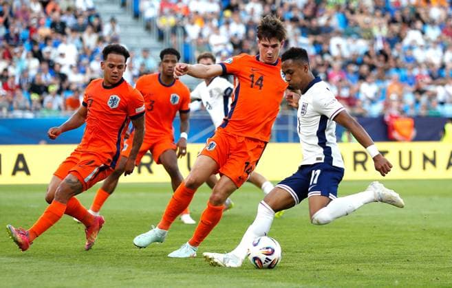 Omari Hutchinson of England Under 21 has a shot on goal England U21, U 21 v Netherlands U21, UEFA U21 Championship, Semi-Final, National Football Stadium, Bratislava, Slovakia - 25 Jun 2025Bratislava National Football Stadium Slovakia  Copyright: xNikolaxKrstic Shutterstockx 15373680cw