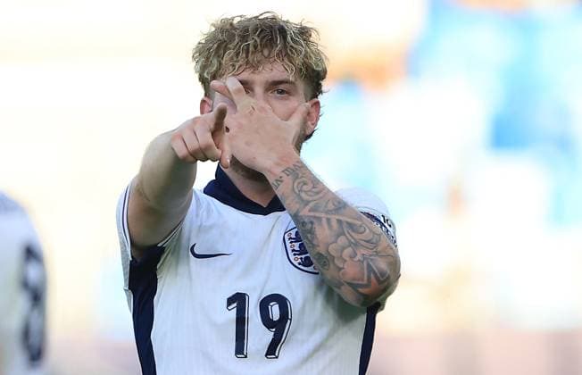 Sport Bilder des Tages Harvey Elliott of England Under 21 celebrates scoring a goal to make the score 2-1 England U21, U 21 v Netherlands U21, UEFA U21 Championship, Semi-Final, National Football Stadium, Bratislava, Slovakia - 25 Jun 2025Bratislava National Football Stadium Slovakia  Copyright: xNikolaxKrstic Shutterstockx 15373680dj