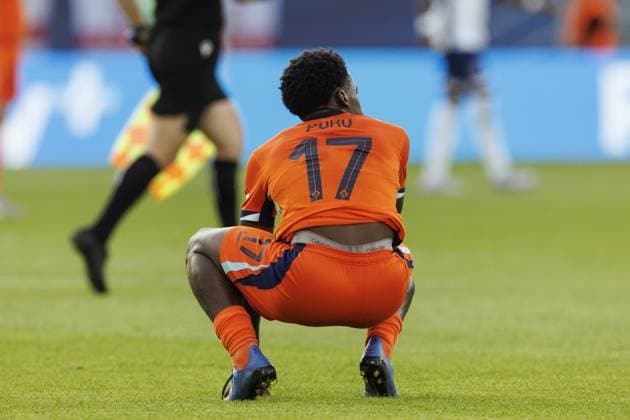 BRATISLAVA , 25-06-2025 , Football stadium Tehelne pole. Narodny football stadium , UEFA U21, U 21 Euro2025 , semi-finals , England U21 - Netherlands U21. Netherlands U21 player Ernest Poku disappointed after loss 2-1 England U21 - Netherlands U21  x29893758x Copyright:
