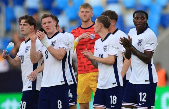 England U21, U 21 players celebrate at full time England U21 v Netherlands U21, UEFA U21 Championship, Semi-Final, National Football Stadium, Bratislava, Slovakia - 25 Jun 2025Bratislava National Football Stadium Slovakia  Copyright: xNikolaxKrstic Shutterstockx 15373680en
