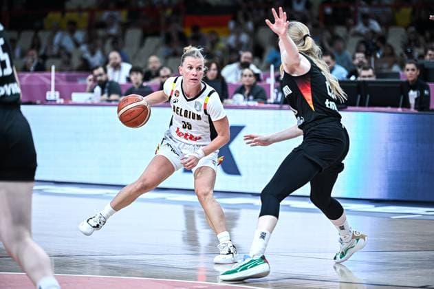 June 25, 2025, Piraeus, Piraeus, Greece: 35 JULIE VANLOO of Belgium competes with 20 FRIEDA BUHNER of Germany during the WomenÃ¢â‚¬â ¢s Eurobasket Quarter Finals, match between Belgium and Germany at Peace & Friendship Stadium on June 25, 2025, in Piraeus, Greece. Piraeus Greece - ZUMAk160 20250625_zip_k160_013 Copyright: xStefanosxKyriazisx