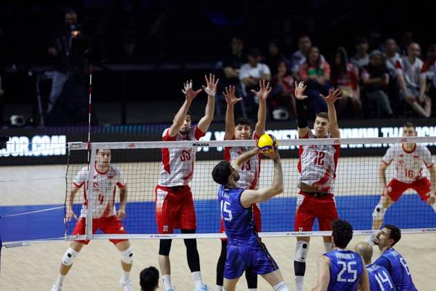 NOW ARENA HOFFMAN ESTATES ILLINOIS USA 25.06.2025 MECZ LIGI NARODOW W SIATKOWCE MEZCZYZN POLSKA WLOCHY VOLLEYBALL NATIONS LEAGUE GAME BETWEEN POLAND AND ITALY N Z MARCIN KOMEDA KEWIN SASAK JAKUB NOWAK ARTUR SZALPUK KAMIL KRZACZYNSKI NEWSPIX.PL --- newspix.pl  KSK