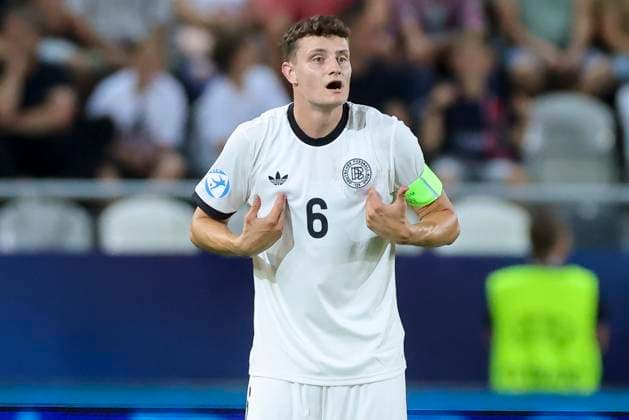Eric Martel (Germany) gestikuliert, UEFA European Under-21 Championship 2025 Semi-Final, Germany v France, KoÅ¡icka futbalova arÃ na am 25. June 2025 in Kaschau, Slowakei. (Foto von Marco Steinbrenner DeFodi Images) Eric Martel (Germany) gestures, UEFA European Under-21 Championship 2025 Semi-Final, Germany v France, KoÅ¡icka futbalova arÃ na, June 25, 2025 in KoÅ¡ice, Slovakia. (Photo by Marco Steinbrenner DeFodi Images)