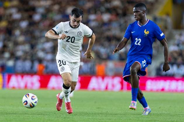 UEFA U21, U 21 Europameisterschaft, Halbfinale: Deutschland - Frankreich; 25.06.2025 Paul Nebel (Deutschland, 20), Thierno Barry (Frankreich, 22) bei der UEFA U21-Europameisterschaft im Halbfinalspiel Deutschland - Frankreich, am 25.06.2025, Kosice Football Arena, Kosice, Slowakei Copyright: xBEAUTIFULxSPORTS Meuselx