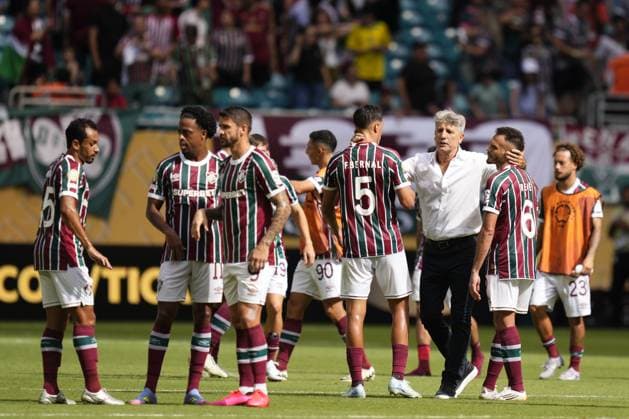 Mamelodi Sundowns v Fluminense - FIFA Club World Cup 2025 MIAMI GARDENS, FLORIDA - JUNE 25: Renato Gaucho head coach of Fluminense he celebrates the passage to the round of 16 during the FIFA Club World Cup 2025 group F match between Mamelodi Sundowns FC and Fluminense FC at Hard Rock Stadium on June 25, 2025 in Miami Gardens, Florida. Jose Hernandez Anadolu Florida United States. Editorial use only. Please get in touch for any other usage.  Copyright: x2025xAnadoluxJosexHernandezx
