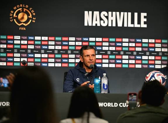 Ahead of Al Hilal vs Pachuca - FIFA Club World Cup 2025 NASHVILLE, TENNESSEE, US - JUNE 25: Head coach Jaime Lozano of CF Pachuca speaks during a press conference, PK, Pressekonferenz ahead of their FIFA Club World Cup 2025 match between Al Hilal and CF Pachuca at GEODIS Park on June 25, 2025 in Nashville, Tennessee, United States. Waleed Zein Anadolu Tennessee United States. Editorial use only. Please get in touch for any other usage.  Copyright: x2025xAnadoluxWaleedxZeinx