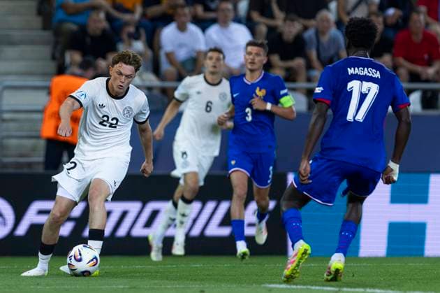 UEFA U21, U 21 Europameisterschaft, Halbfinale: Deutschland - Frankreich; 25.06.2025 Paul Wanner (Deutschland, 22) mit der Torvorlage zum 3:0, Soungoutou Magassa (Frankreich, 17) bei der UEFA U21-Europameisterschaft im Halbfinalspiel Deutschland - Frankreich, am 25.06.2025, Kosice Football Arena, Kosice, Slowakei Copyright: xBEAUTIFULxSPORTS Meuselx